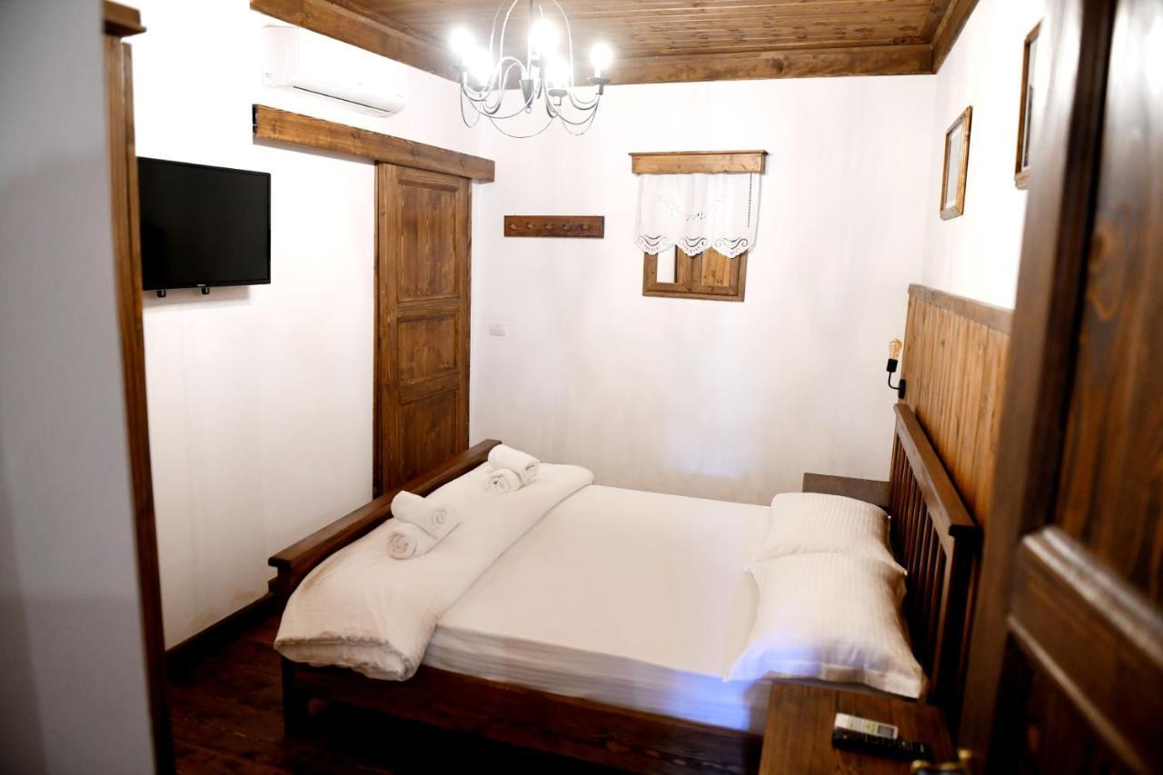 Anhel Hotel Берат Екстер'єр фото